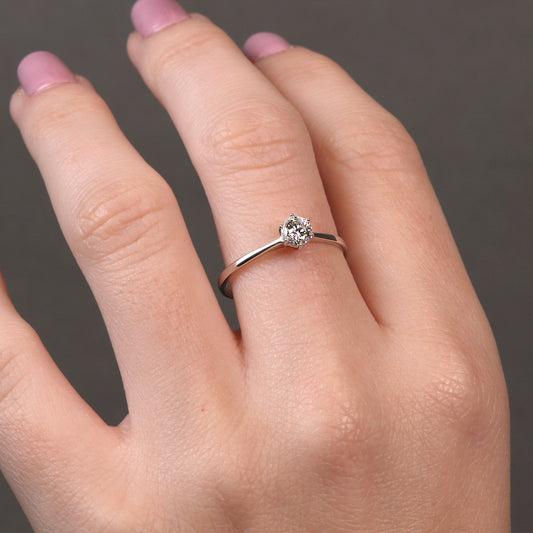 Anillo Solitario Oro Blanco 18K y Brillante