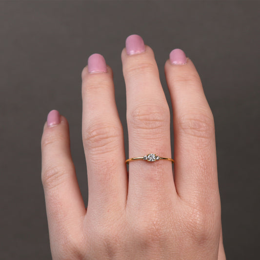 Anillo Solitario Oro 18K y Brillantes