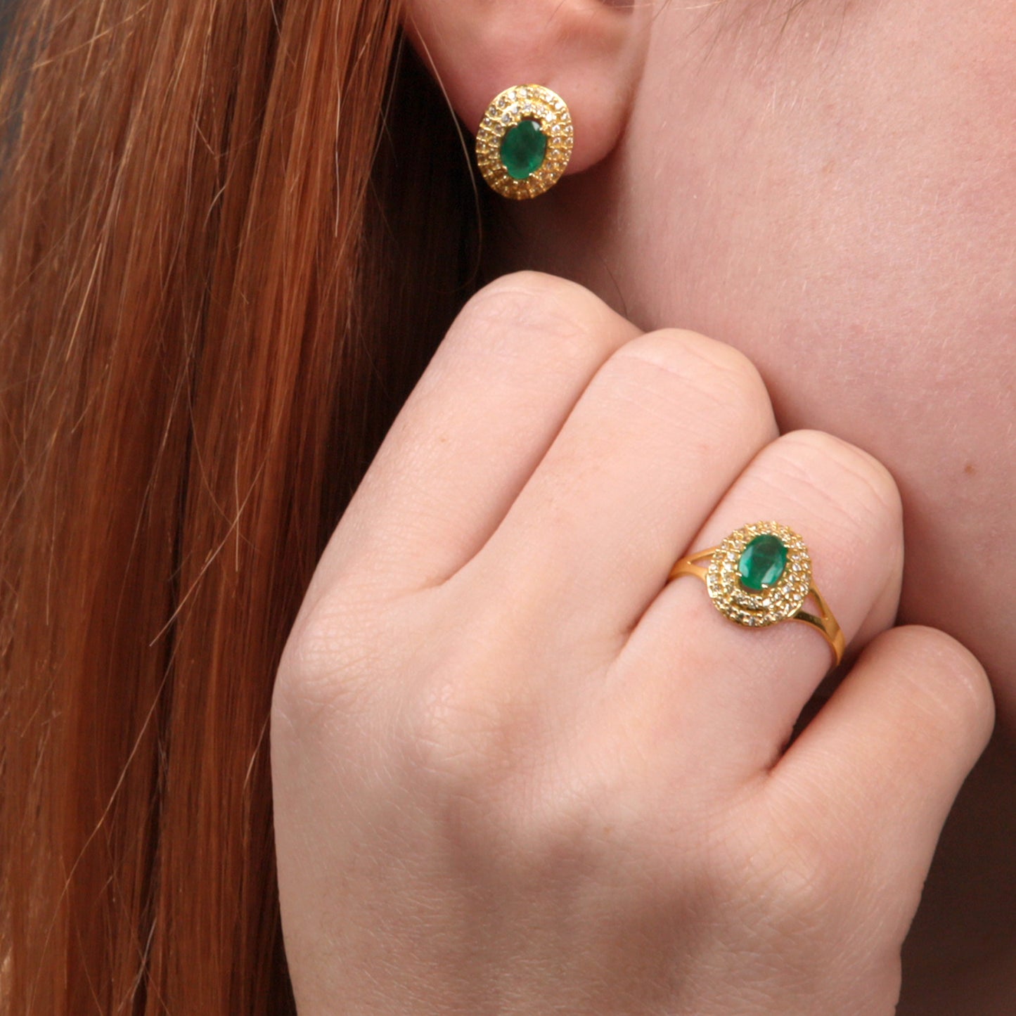 Pendientes Oro 18K Esmeralda y Circonitas.