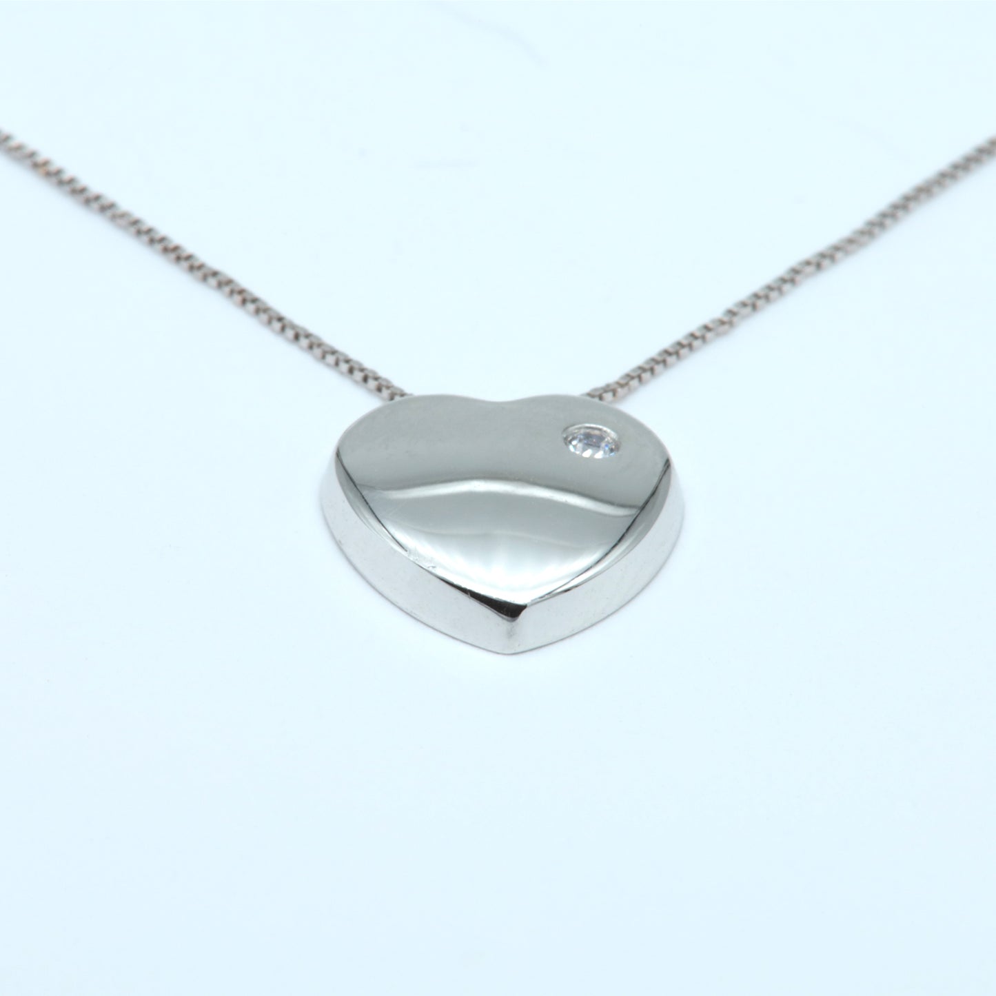 18K White Gold Heart Choker.